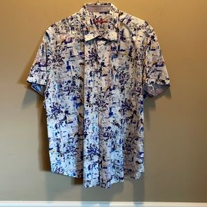 Robert Graham Men’s shorts sleeve buttoned down shirt